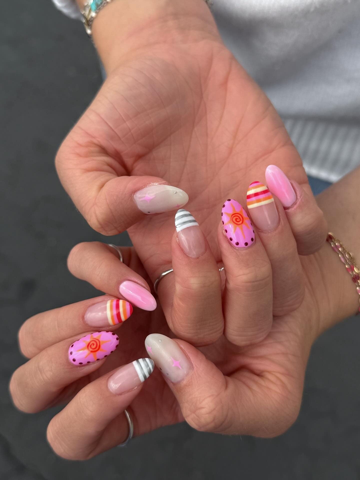 Pink Sun Stripe Mixed Nails